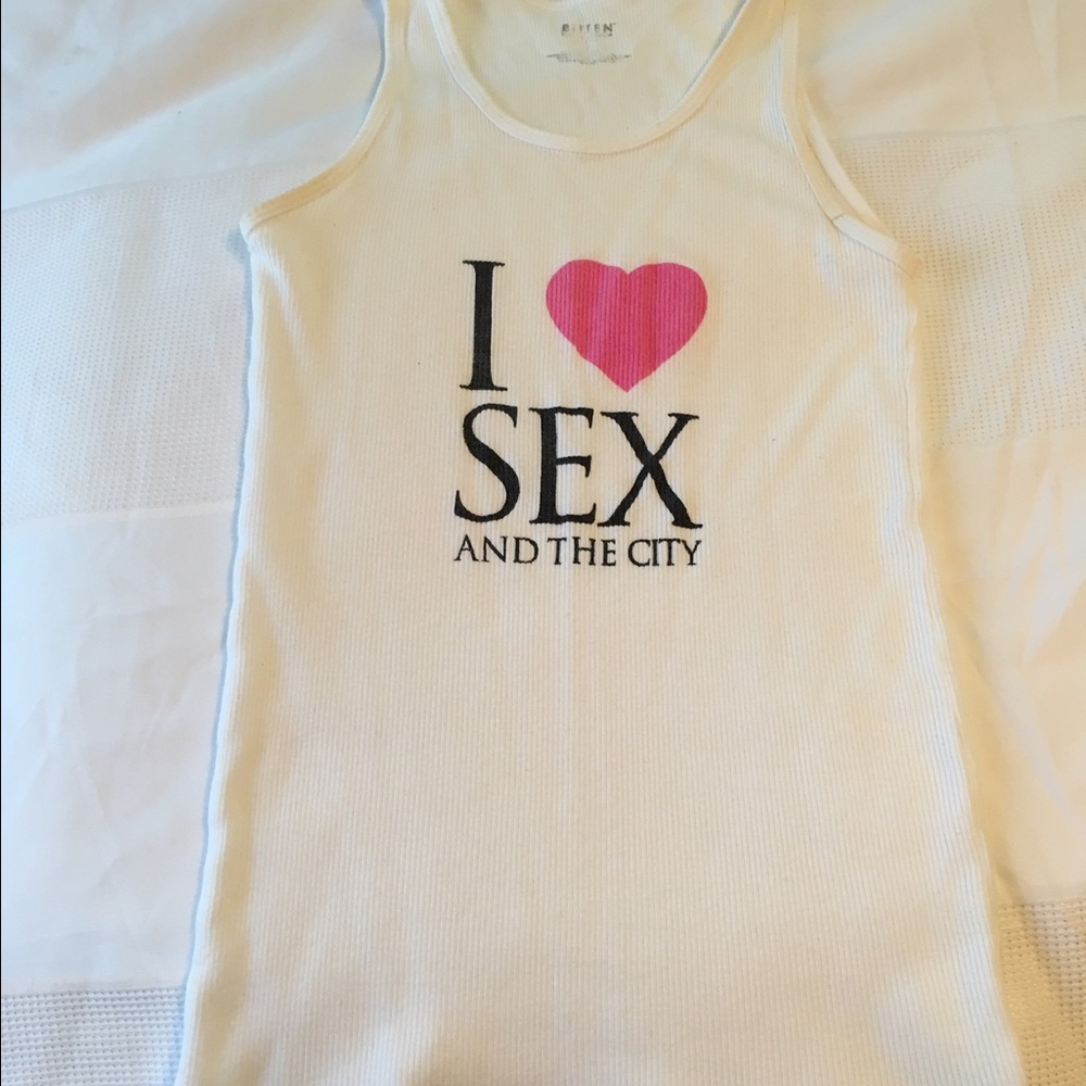 COPY - Graphic tank